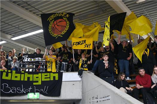 Zahlreiche Fans waren aus Tübingen mitgereist. Bild: Ulmer
