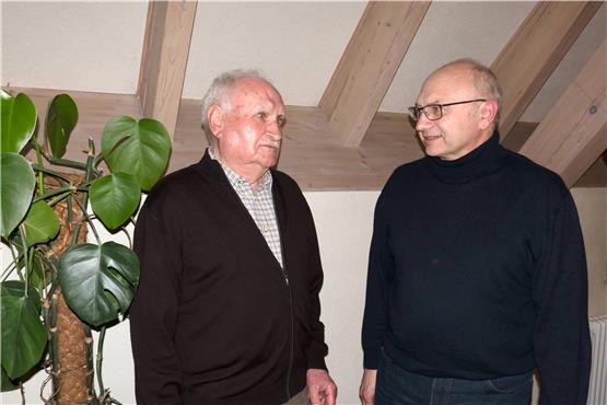 Zeitzeuge Walter Broch (links) im Gespräch mit Kreisarchivar Wolfgang Sannwald. Bild: Klaus Stifel