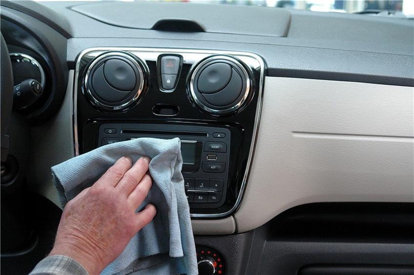 Zur richtigen Autopflege gehört nicht nur eine sachgemäße Reinigung. Bild: autowelt_2014 / Pixabay.com