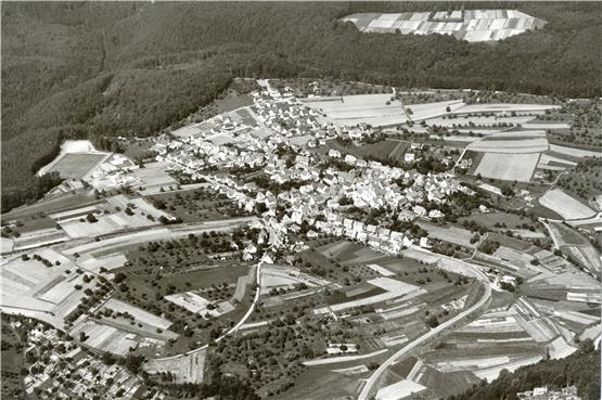 o klein war Hagelloch 1971, als es nach Tübingen eingemeindet wurde. Bild: Gemeindearchiv